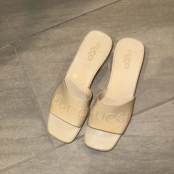 Gucci Women's Cream Slide Sandals - Picture 6 of 9